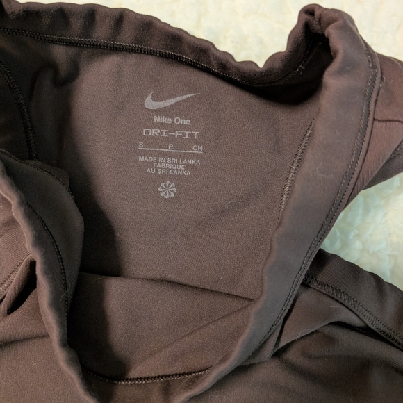 Nike Women's Dark Brown Tank Top And Biker Shorts Size Small - Picture 2 of 9